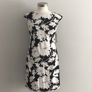 ✨NWT✨Julia Jordan Black and White Floral Dress